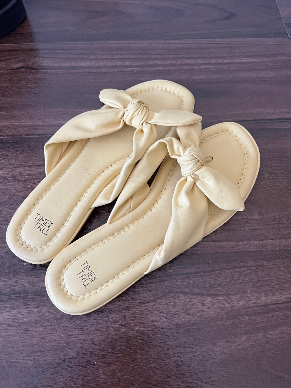Time and Tru Pale Yellow Knot-Detail Slide Sandals for Women
